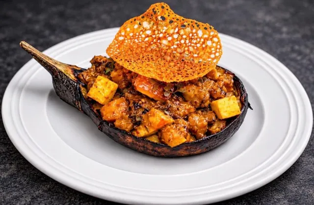 Charred Aubergine Paneer Masala – rökt aubergine och paneer i bengalisk masala
